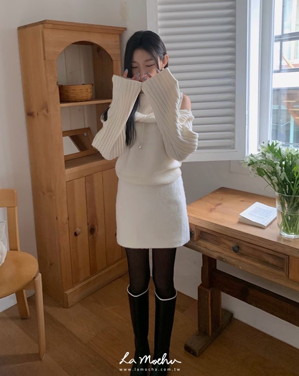 後拉鍊羊毛短裙